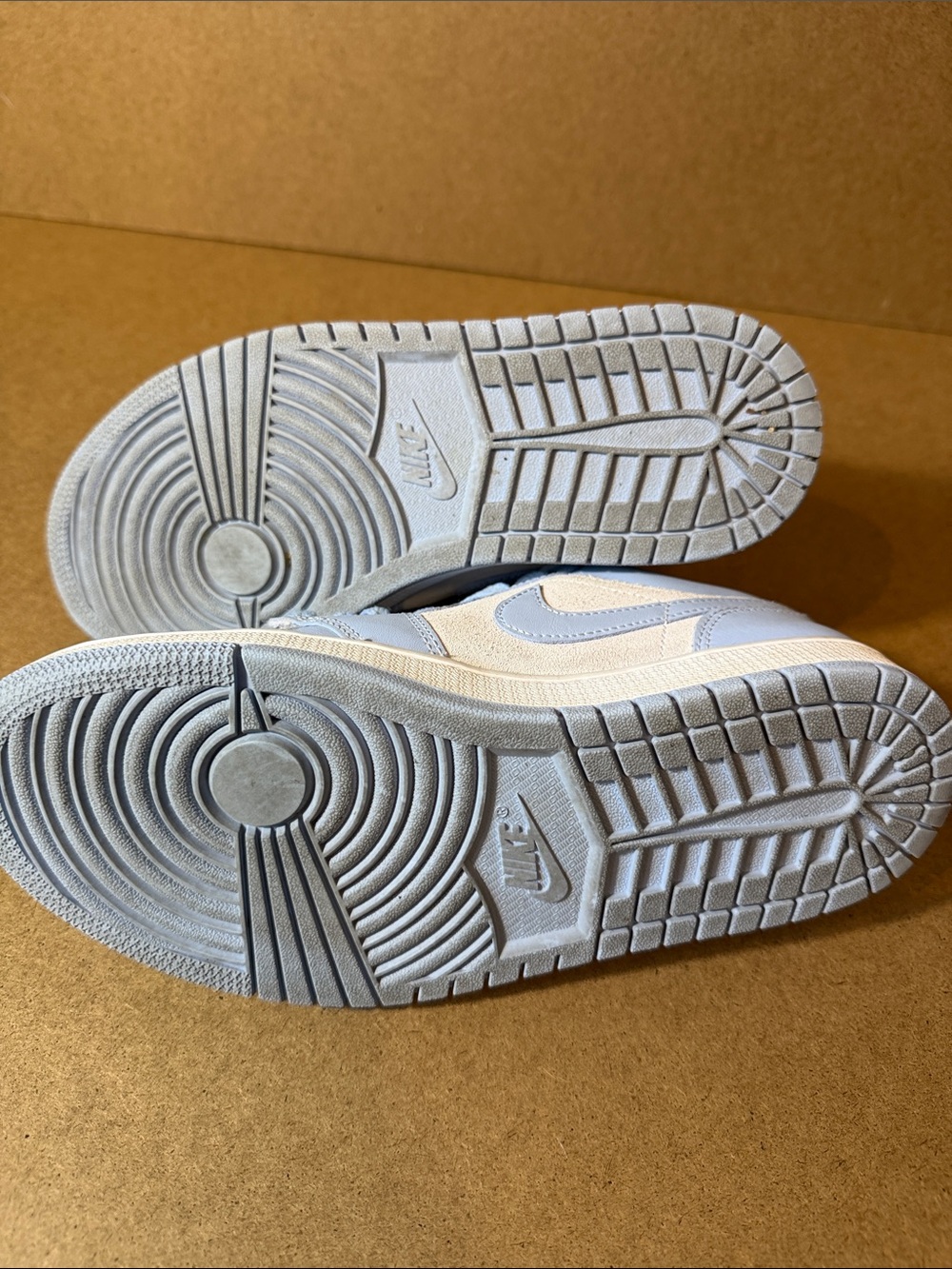 Women’s air Jordan 1 low aluminum dc0774-050 light blue & grey women 7.5 w box - Picture 9 of 9
